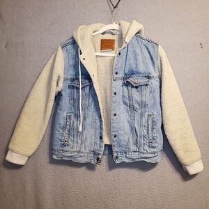 Levi's Women's Hooded long Sleeve EX Boyfriend Trucker Jacket Medium